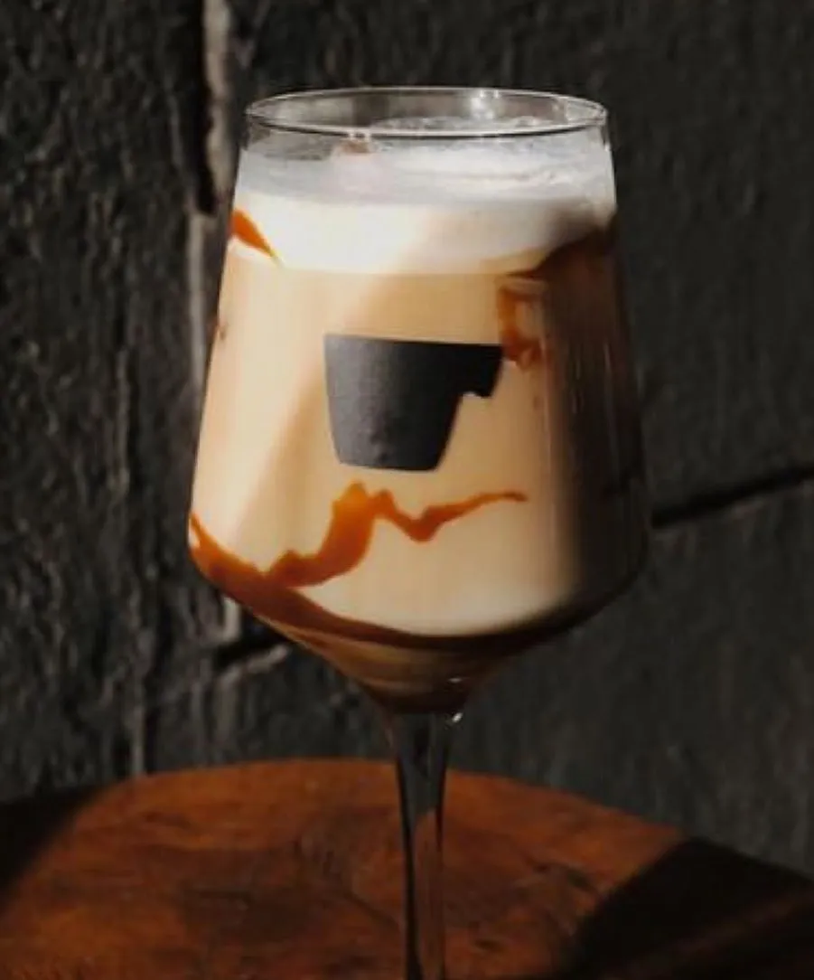 Café frío con dulce de leche en copa